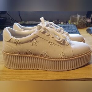 Womans Size 8 DOLCE VITA Oxford Medium platform Shoes Like New